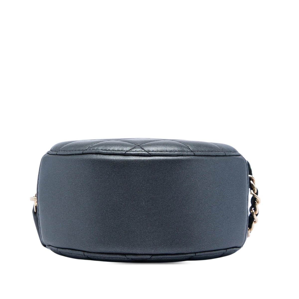 Chanel CC Quilted Iridescent Lambskin Pearl Round Clutch with Chain