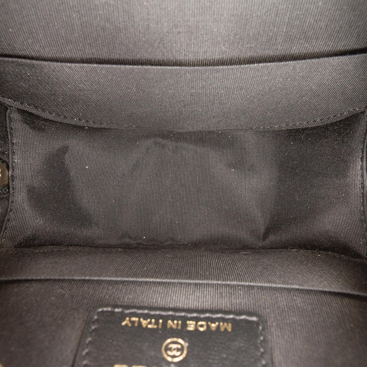 Chanel CC Quilted Lambskin Ribbon Round Clutch With Chain
